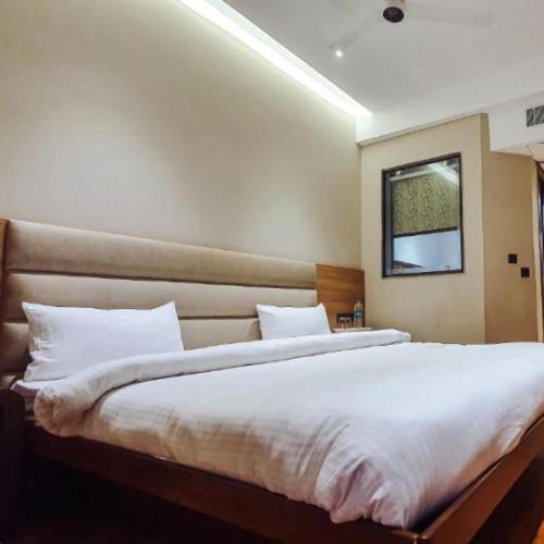 Hotel Ashish Continental Phagwāra Dış mekan fotoğraf